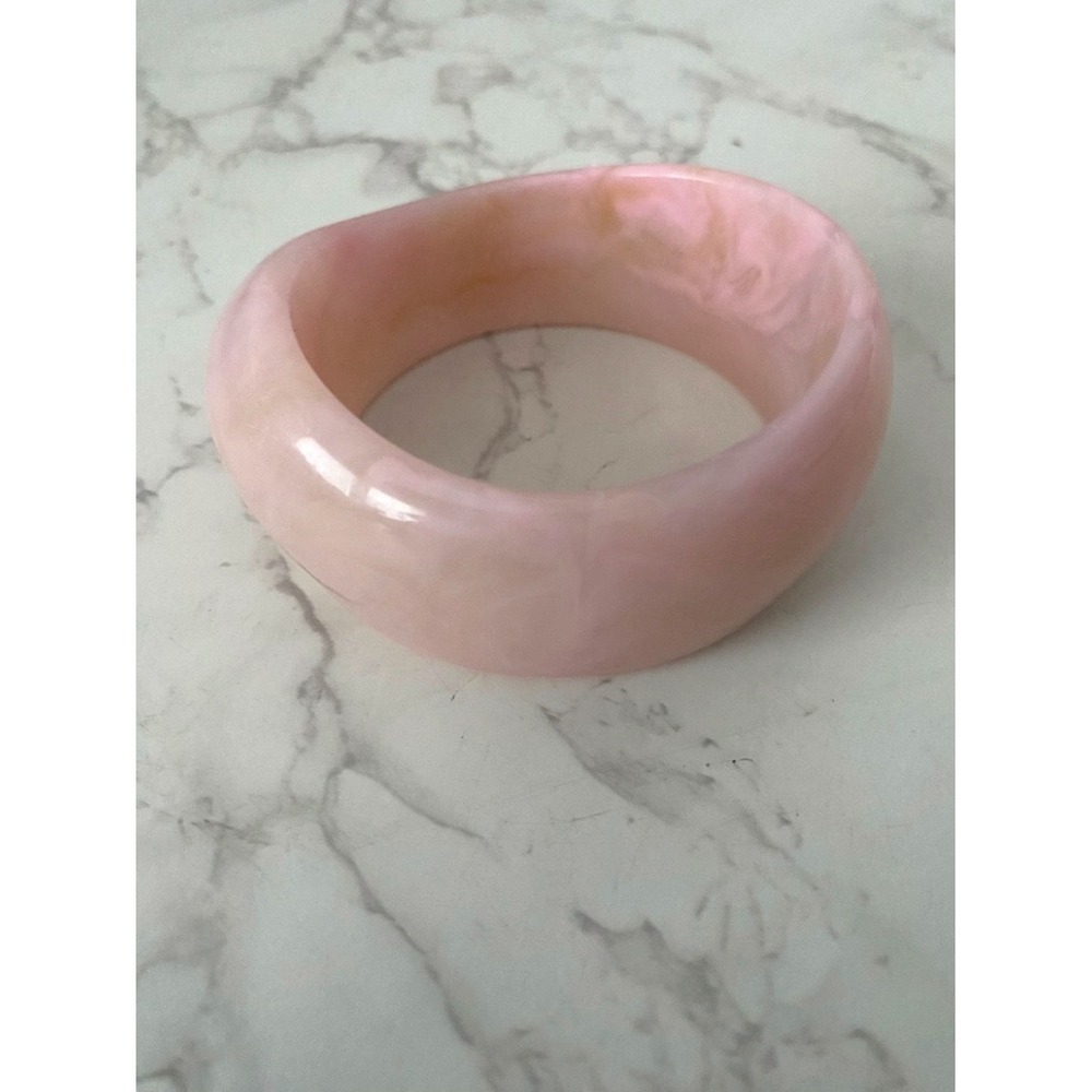 2/$30 NEW Chunky Resin Ombré Asymmetrical Bangle Sculptural Jewelry Caramel Pink